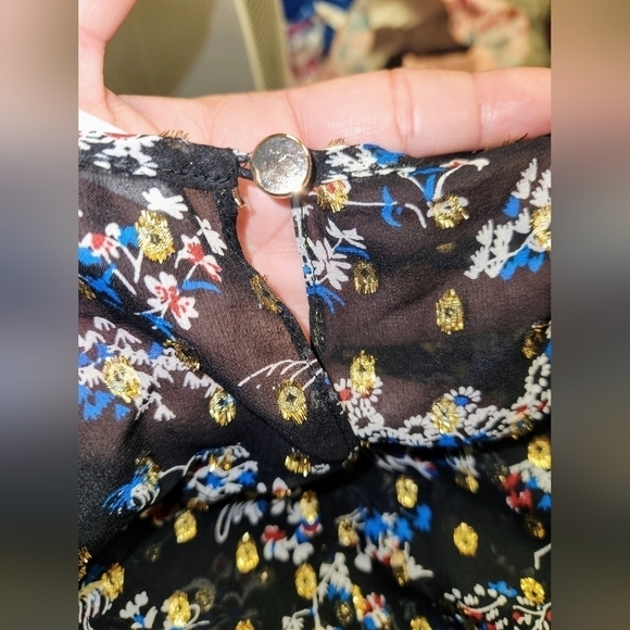Veronica Beard Flynn Cold-Shoulder Floral Metalic Print Silk Blouse Size 2 - Picture 10 of 15